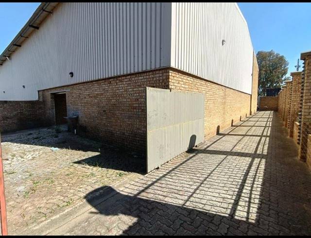 INDUSTRIAL PROPERTY TO RENT IN STORMILL